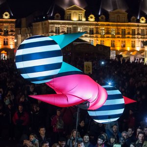 35. Lampadophores - Picto Facto (France)